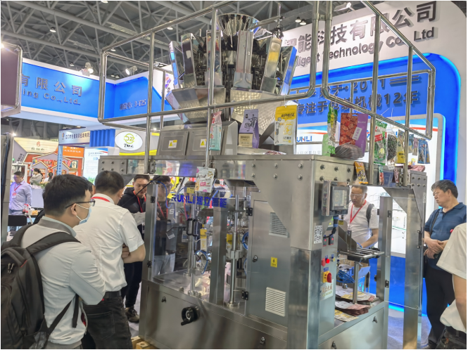 潤立給袋式包裝機廠家展會現(xiàn)場 潤立給袋式包裝機廠家展會現(xiàn)場